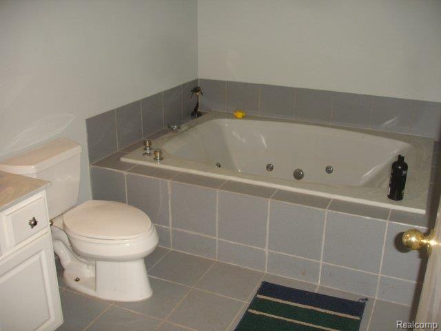 5035 Vines Road Howell, MI 48843 - Photo 11 of 13 03-16-2010 LISTING PICTURES 013