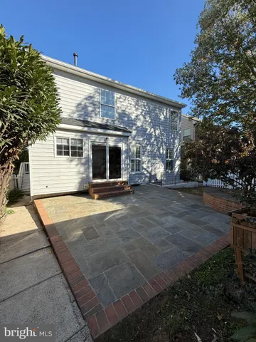 a front view of house with yard