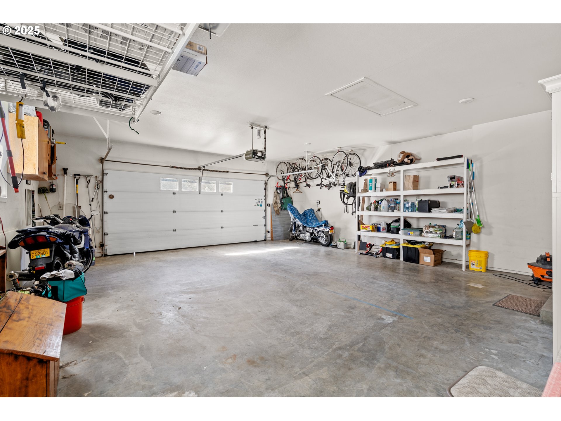 75077 Oregon Lane Irrigon, OR 97844 - Photo 19 of 41 a view of a garage with storage