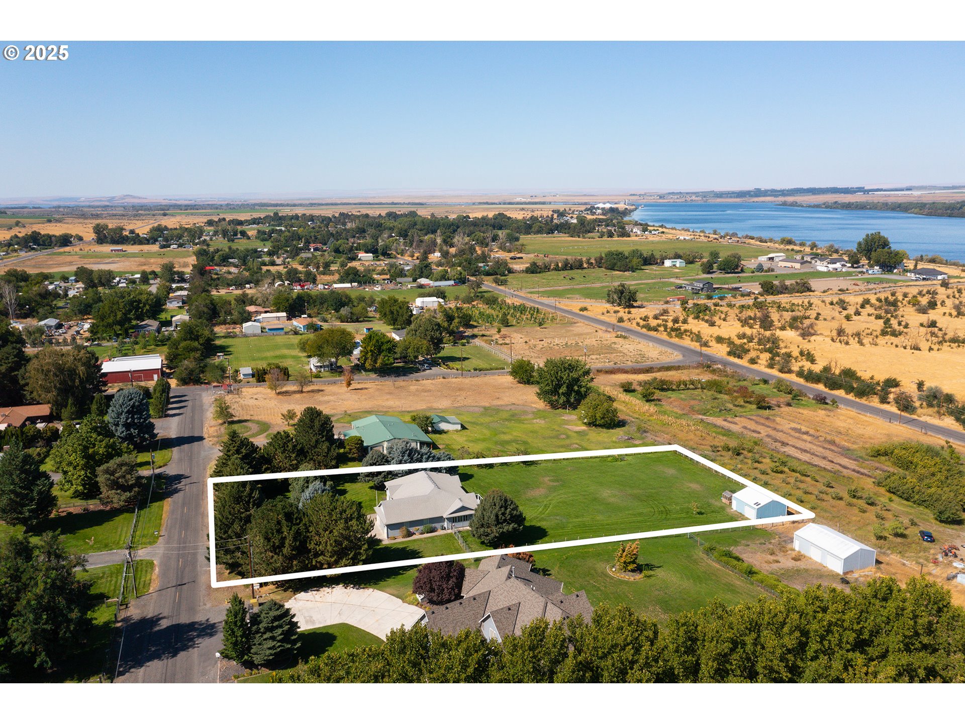 75077 Oregon Lane Irrigon, OR 97844 - Photo 30 of 41 a view of a city