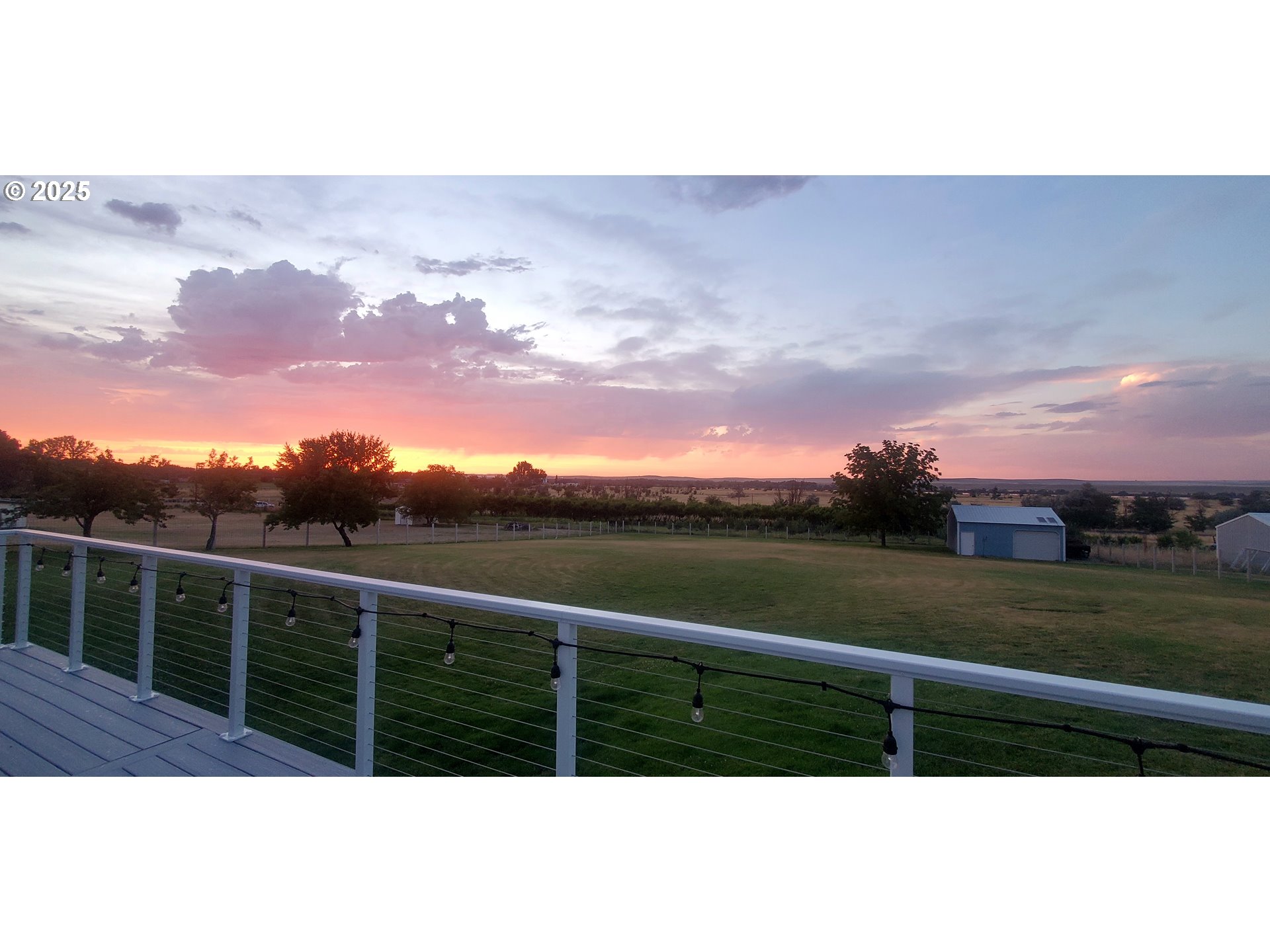 75077 Oregon Lane Irrigon, OR 97844 - Photo 37 of 41 a view of mountain with lake view