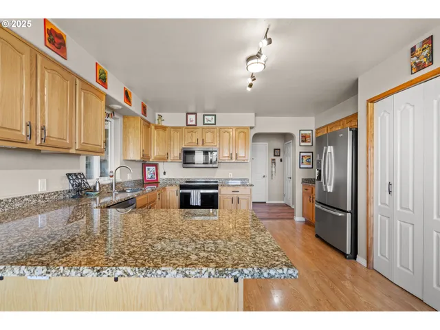 $749,000 | 75077 Oregon Lane, Irrigon, OR 97844