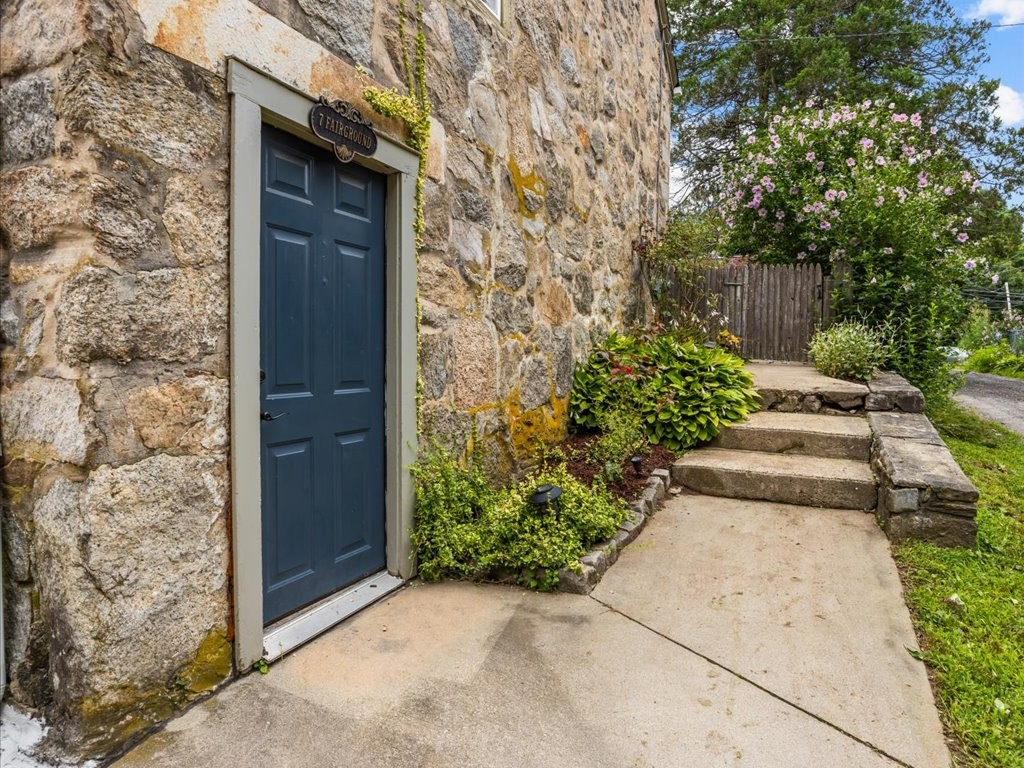 7 Fairground Way Scituate, RI 02831 - Photo 3 of 40