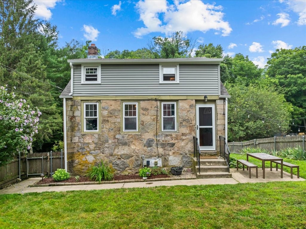 7 Fairground Way Scituate, RI 02831 - Photo 4 of 40