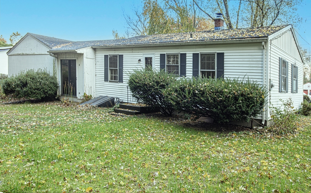21 Dwight Street Hatfield, MA 01038 - Photo 4 of 24 a view of a house with a yard and plants