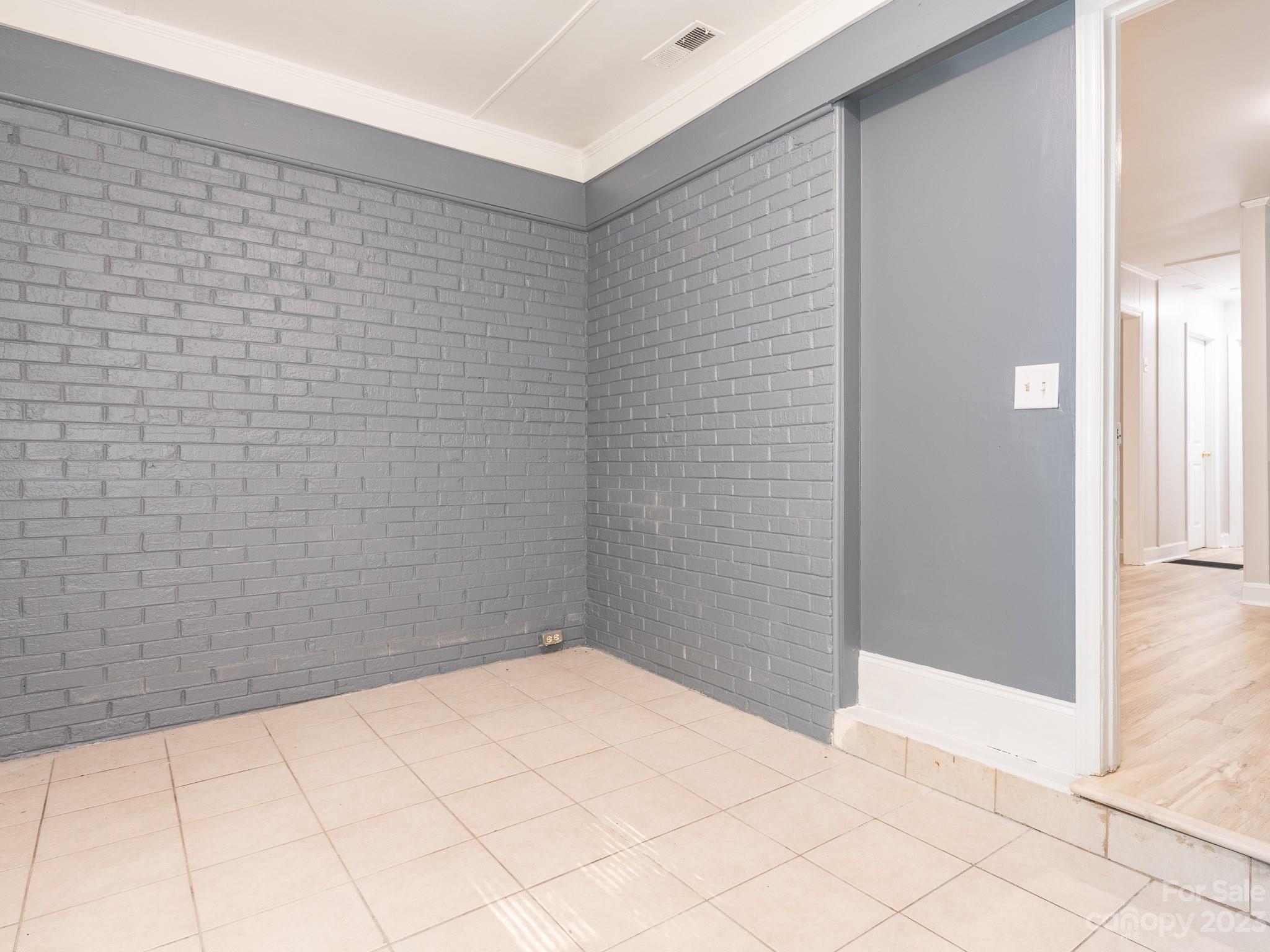 2824 Fordwood Drive Charlotte, NC 28208 - Photo 4 of 33 a view of an empty room