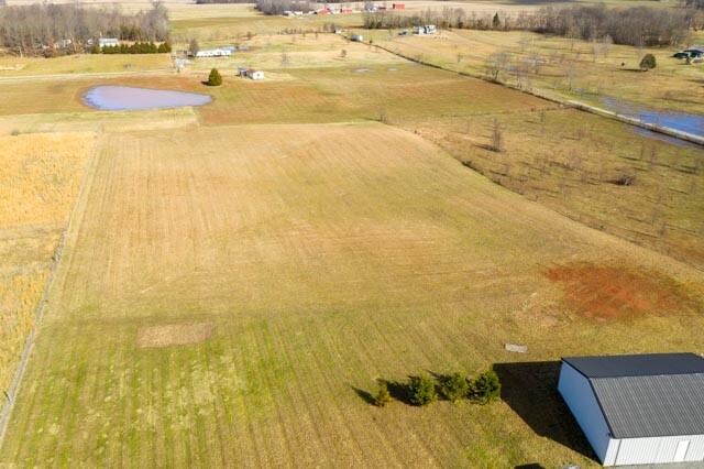 7064 South Lamont Road Springfield, TN 37172 - Photo 14 of 20 a view of an ocean