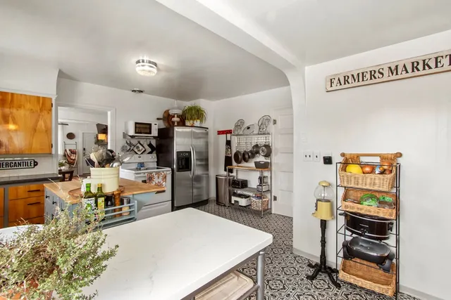 $549,000 | 202 South School Street, Cascade, ID 83611