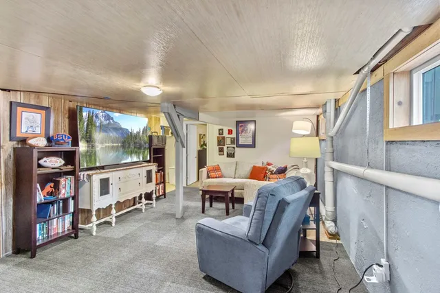 $549,000 | 202 South School Street, Cascade, ID 83611