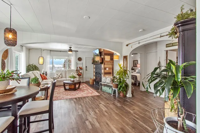 $549,000 | 202 South School Street, Cascade, ID 83611