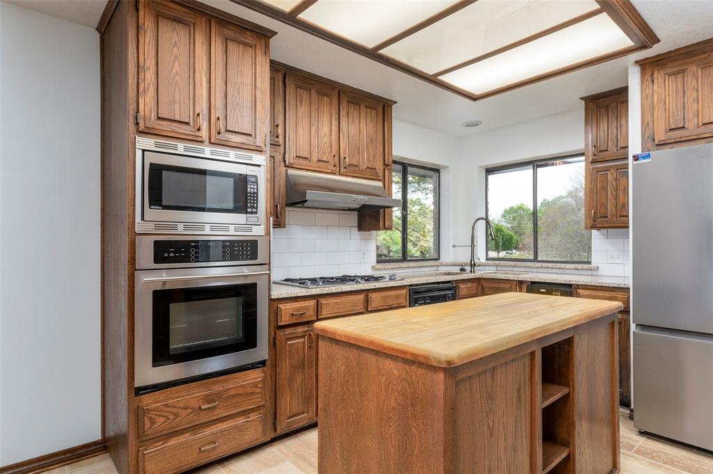 1308 Clover Hill Road Mansfield, TX 76063 - Photo 13 of 40