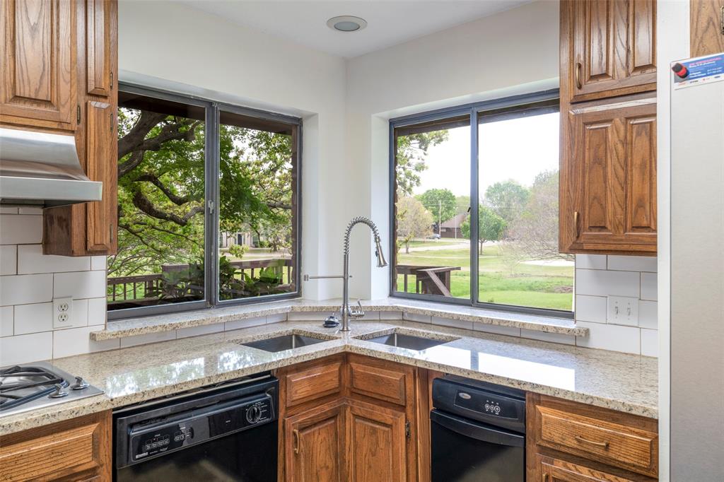 1308 Clover Hill Road Mansfield, TX 76063 - Photo 14 of 40