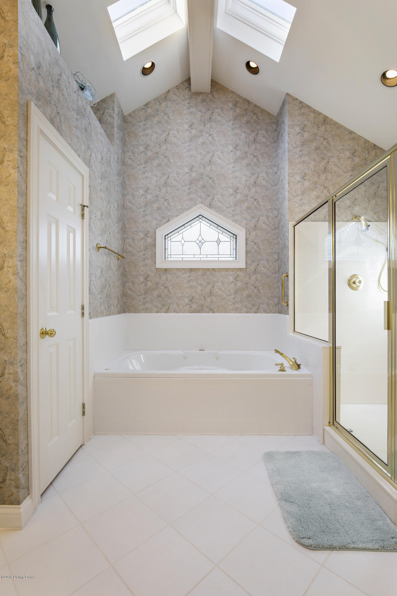 5740 Moser Farm Road Prospect, KY 40059 - Photo 27 of 64 27-master bath