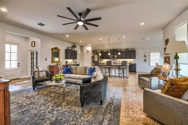 $2,800 | 1301 Blanco Trail, Mansfield, TX 76063