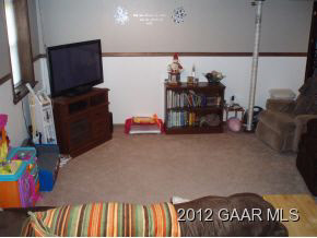 206 Montgomery Road Staunton, VA 24401 - Photo 5 of 10 a view of a livingroom with furniture and toys