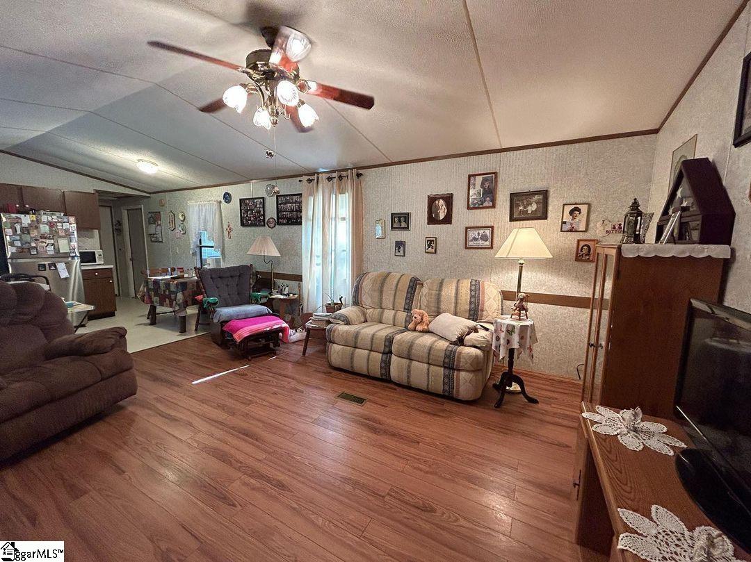 456 Cinnamon Ridge Drive Inman, SC 29349 - Photo 3 of 28