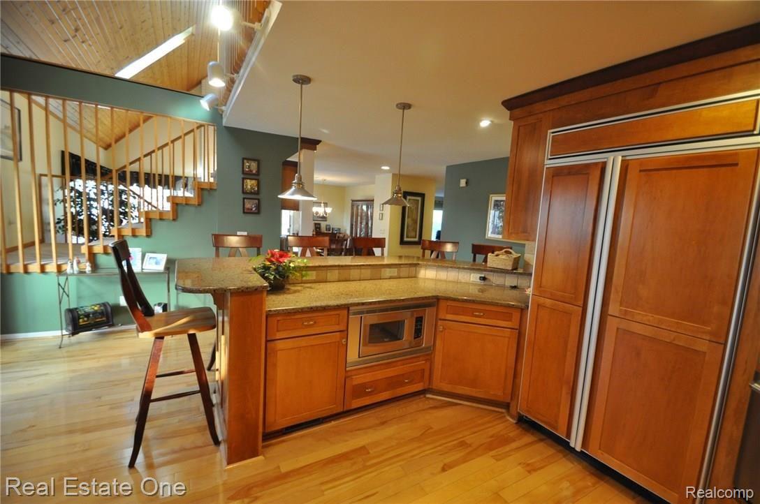 1016 West Snell Road Rochester, MI 48306 - Photo 14 of 43 12.JPG