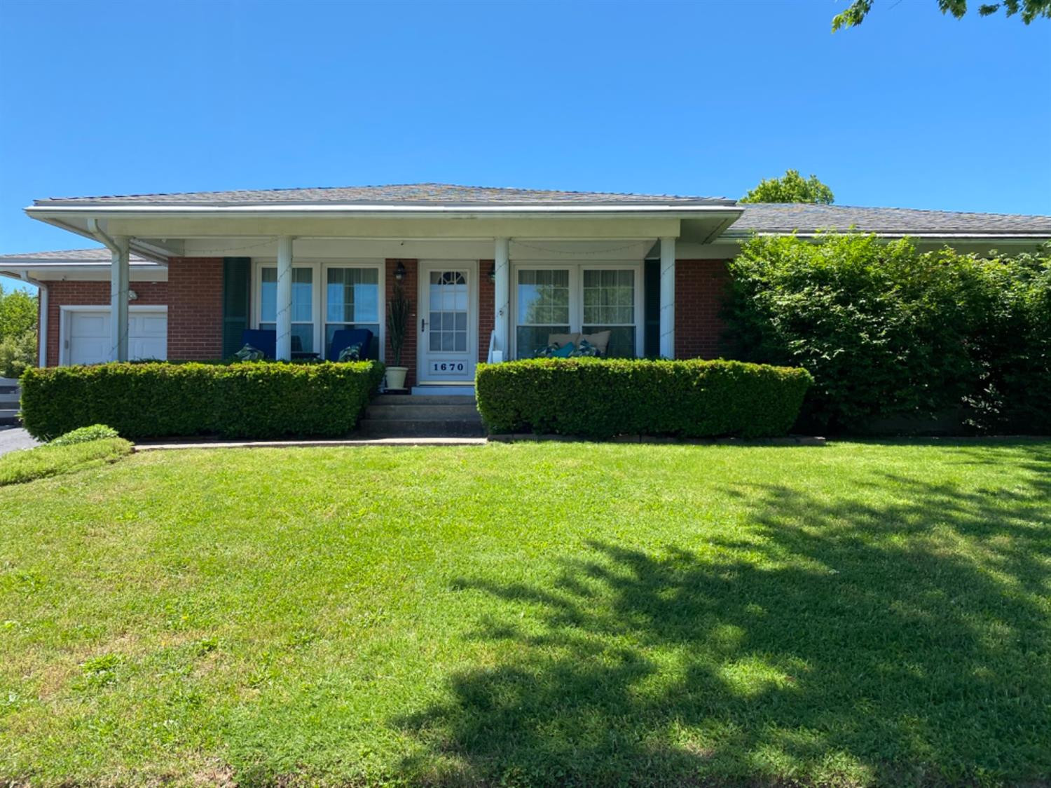 1670 Harrogate Road Lexington, KY 40505 - Photo 1 of 43 Photo 1