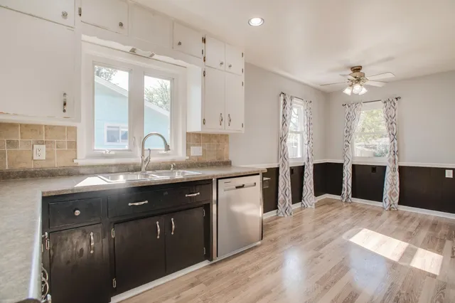 $295,000 | 1415 16th Avenue South, Moorhead, MN 56560