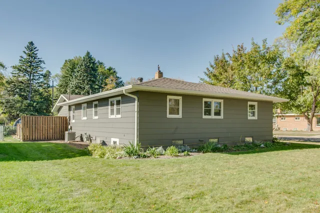 $295,000 | 1415 16th Avenue South, Moorhead, MN 56560