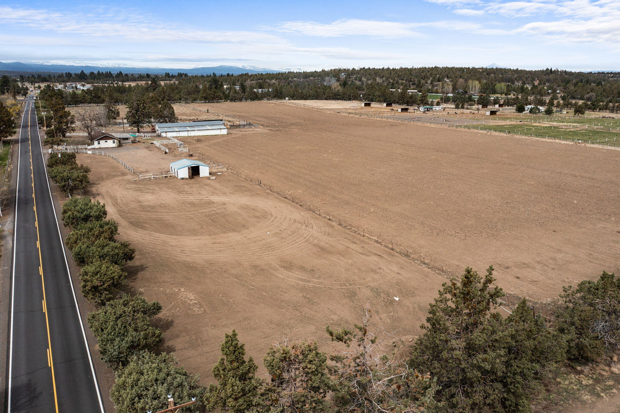 19450 Pinehurst Road Bend, OR 97703 - Photo 23 of 46 2023_05_01_19450_pinehurst_rd-drone-7