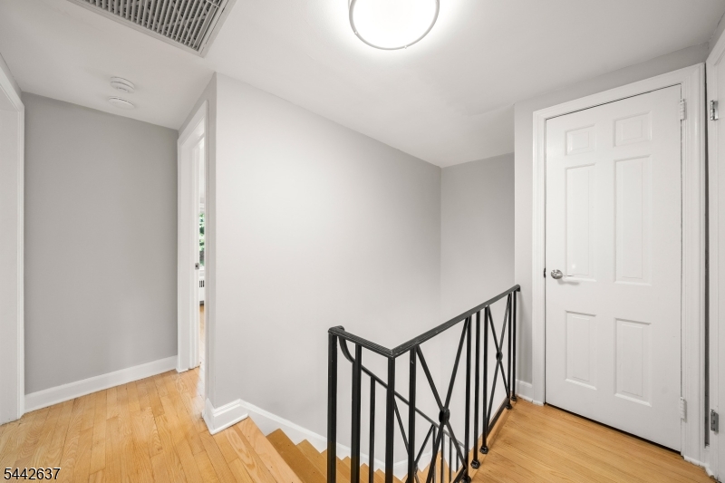 26 West Lawn Road Livingston, NJ 07039 - Photo 14 of 27 Gallery Image 14