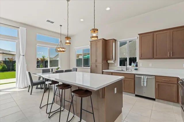 $699,900 | 3715 North Berkeley Avenue, Turlock, CA 95382