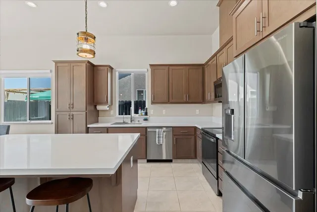 $699,900 | 3715 North Berkeley Avenue, Turlock, CA 95382