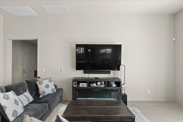 $699,900 | 3715 North Berkeley Avenue, Turlock, CA 95382