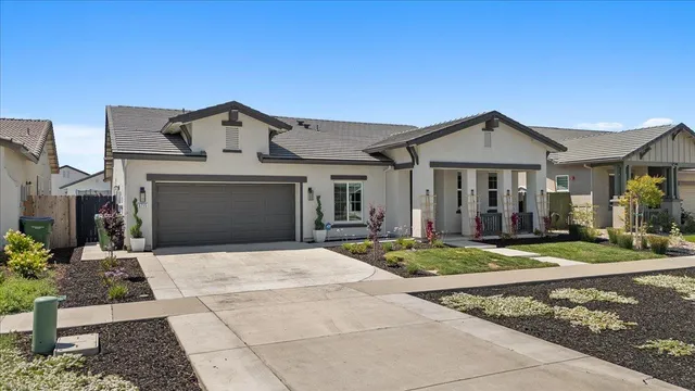 $699,900 | 3715 North Berkeley Avenue, Turlock, CA 95382