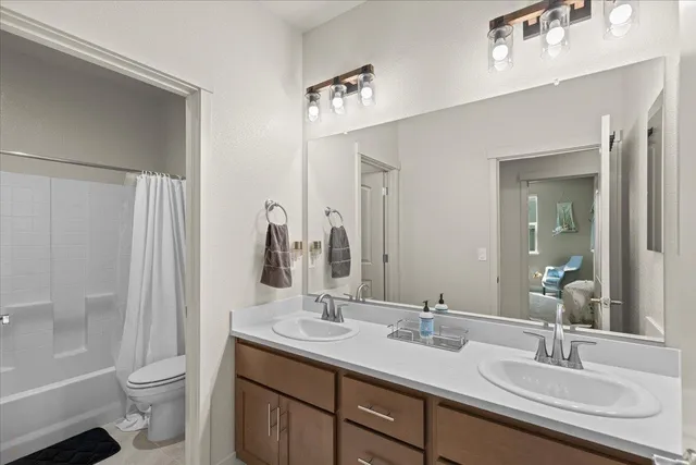 $699,900 | 3715 North Berkeley Avenue, Turlock, CA 95382