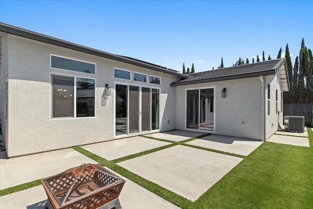 $699,900 | 3715 North Berkeley Avenue, Turlock, CA 95382