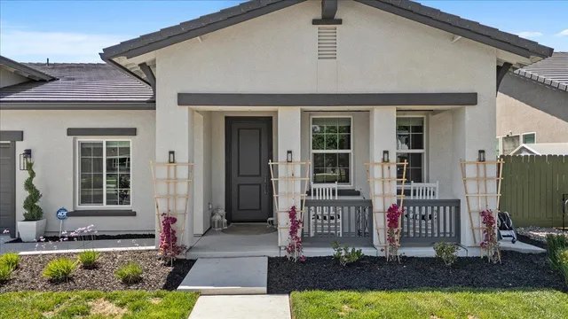 $699,900 | 3715 North Berkeley Avenue, Turlock, CA 95382