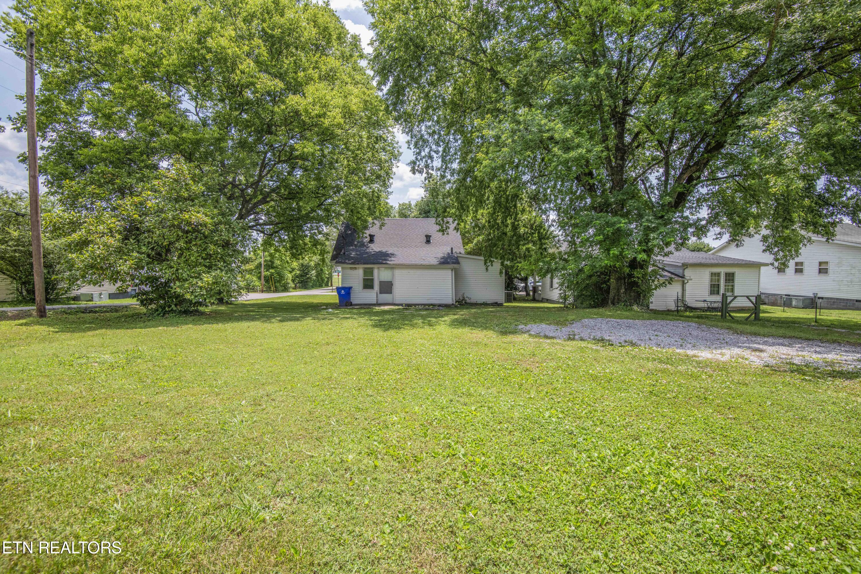 912 Medaris Street Clinton, TN 37716 - Photo 40 of 44 yard 3_1