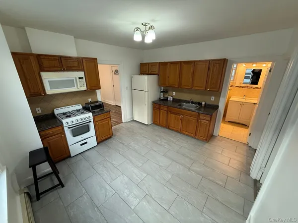 $3,000 | 111-10 14th Avenue | College Point