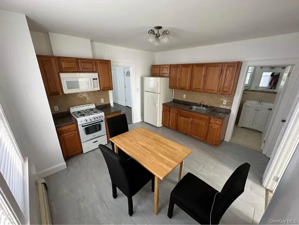 $3,200 | 111-10 14th Avenue | College Point