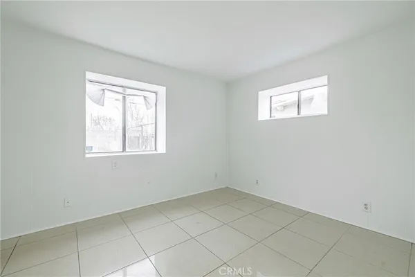 an empty room with a empty space