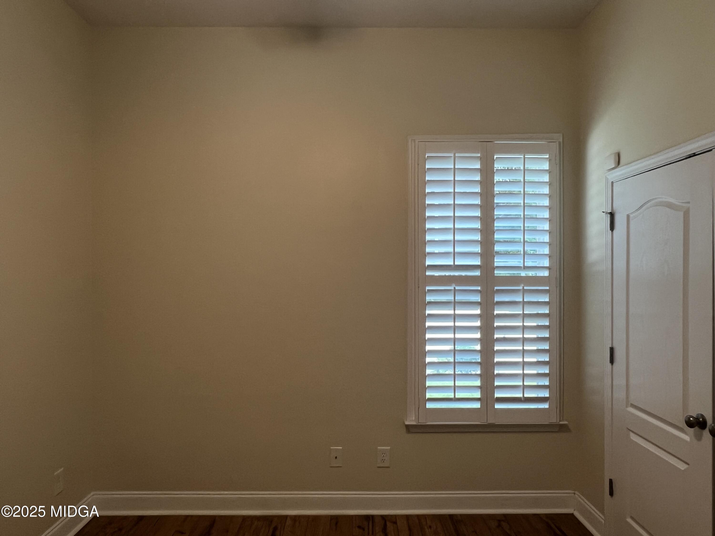 644 Ivy Brook Way Macon, GA 31210 - Photo 21 of 29 a view of a room that has a window in it