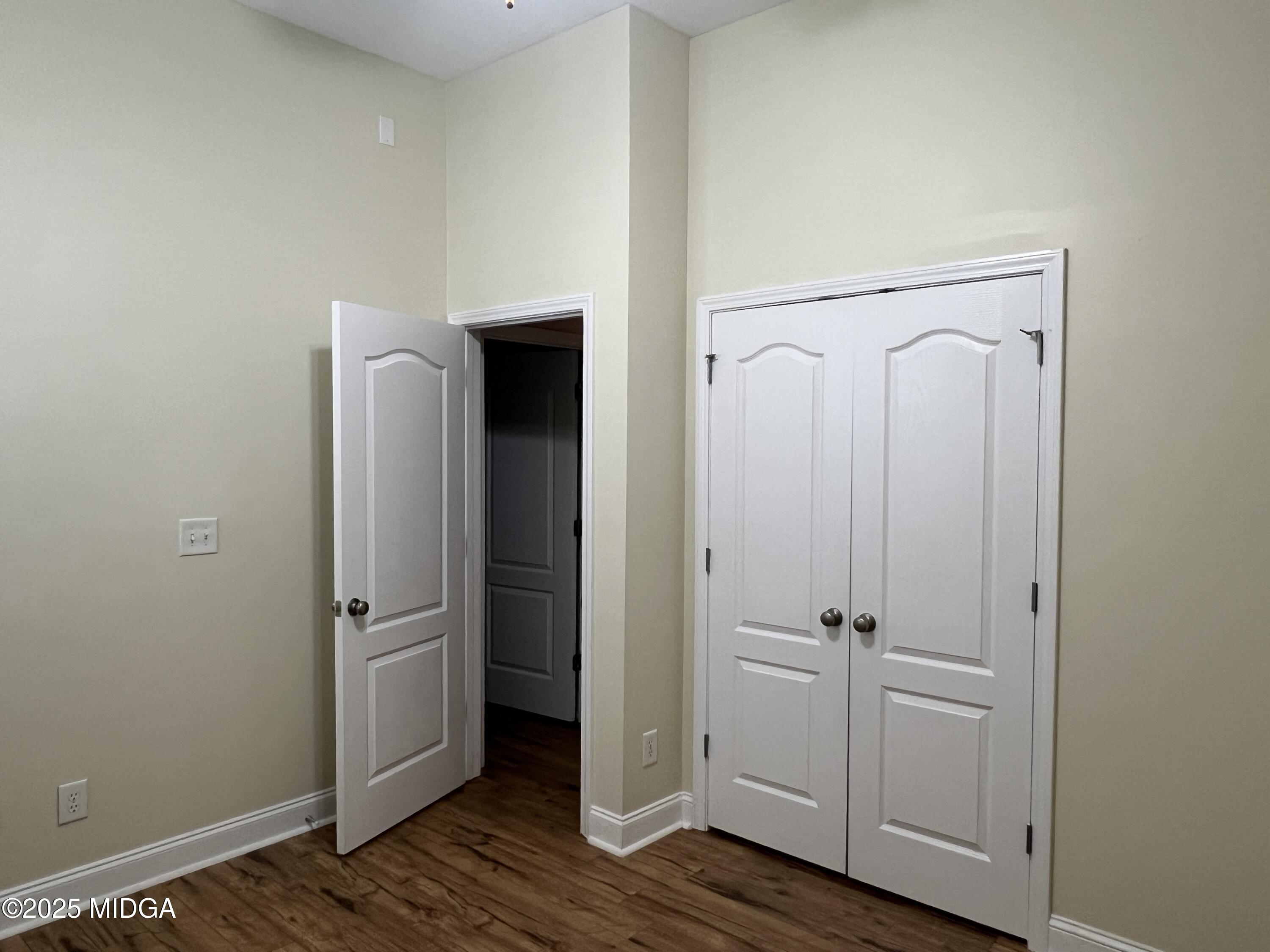 644 Ivy Brook Way Macon, GA 31210 - Photo 25 of 29 a view of a bathroom with wooden floor