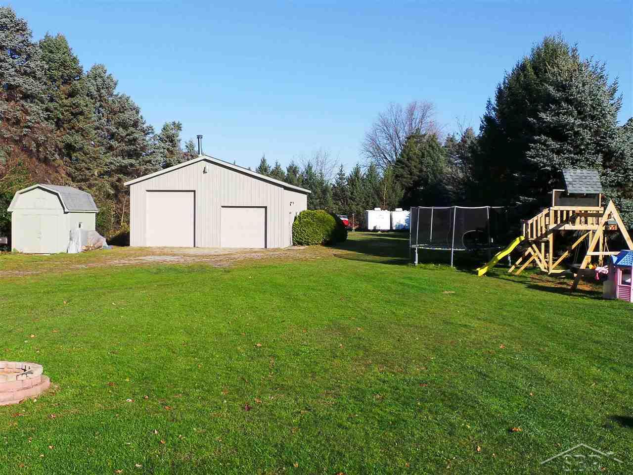 6957 Junction Road Bridgeport, MI 48722 - Photo 3 of 26 31307683-2.JPG