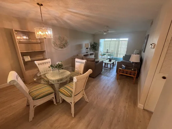 $128,900 | 2950 Southeast Ocean Boulevard, Unit 75, Stuart, FL 34996