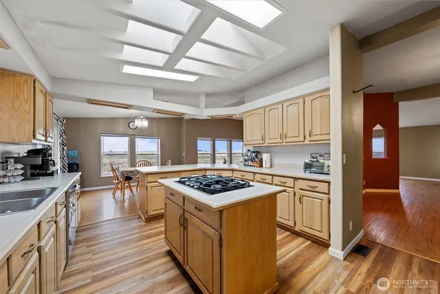 $575,000 | 9468 Road 14 Northeast, Moses Lake, WA 98837