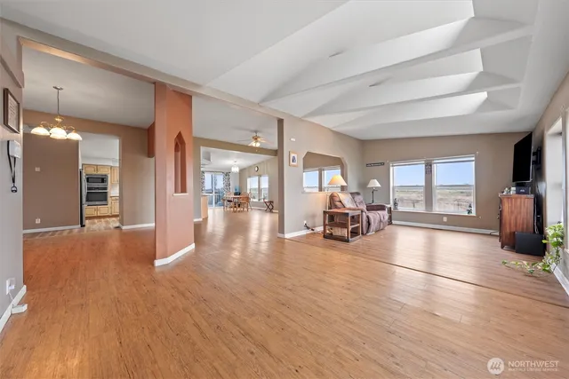 $575,000 | 9468 Road 14 Northeast, Moses Lake, WA 98837