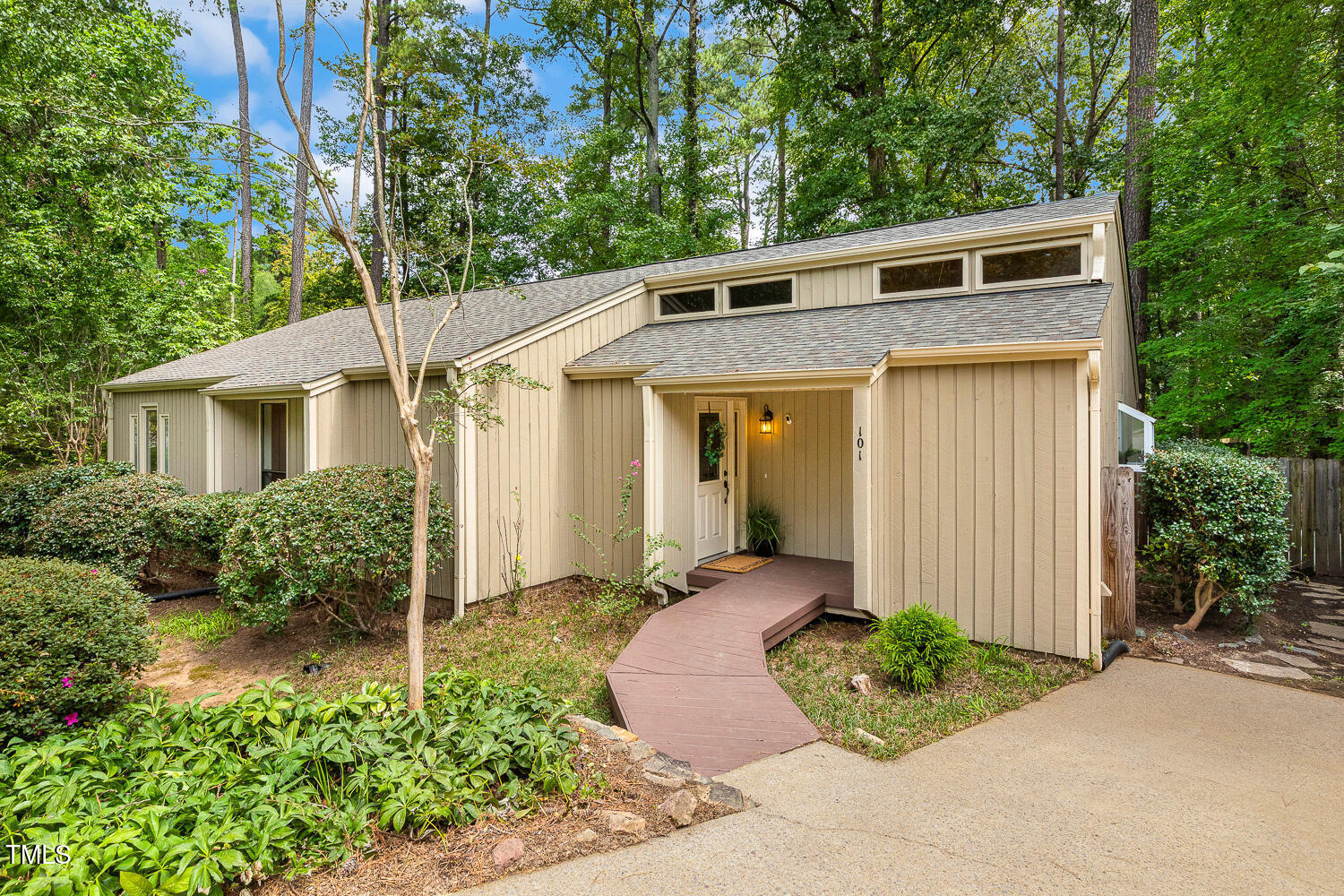 101 Solway Ct Cary NC 27511-large-001-00