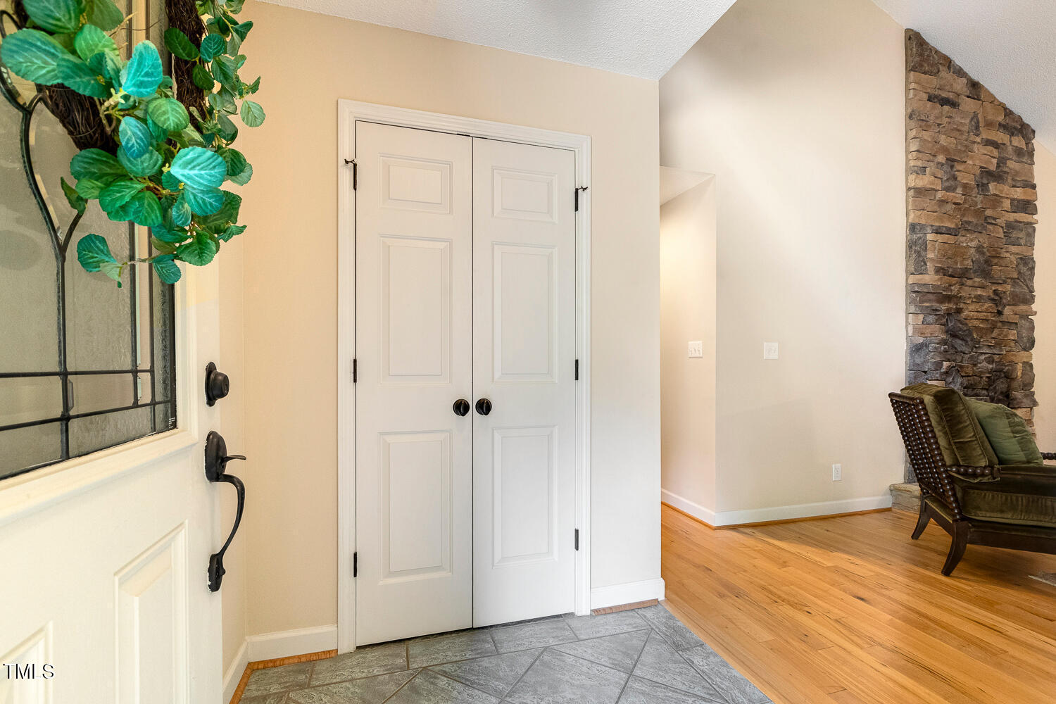 101 Solway Court Cary, NC 27511 - Photo 5 of 61 101 Solway Ct Cary NC 27511-large-006-00