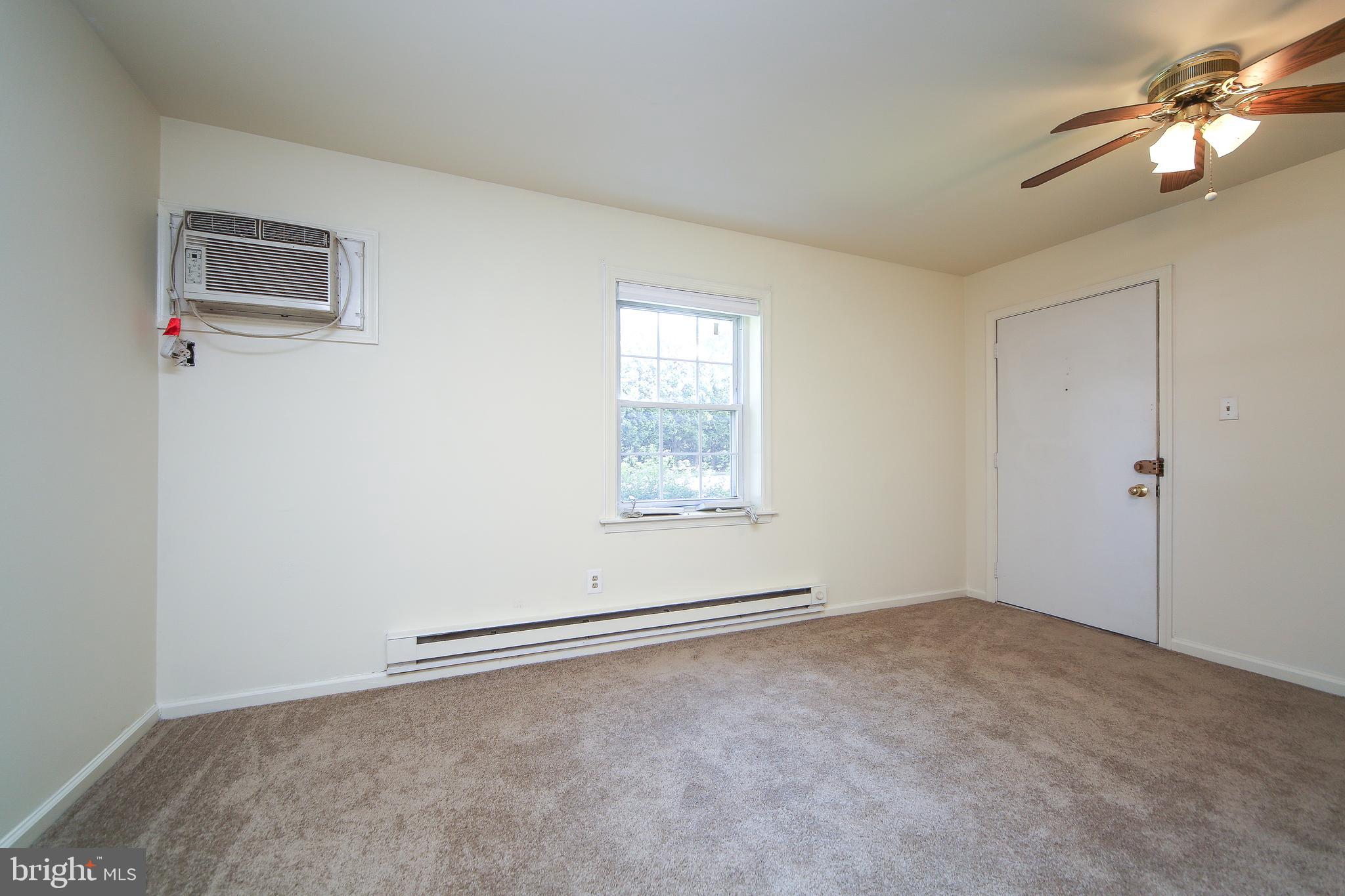103 Deep Run Road, Unit C1 Dublin, PA 18917 - Photo 7 of 16 Living/Dining