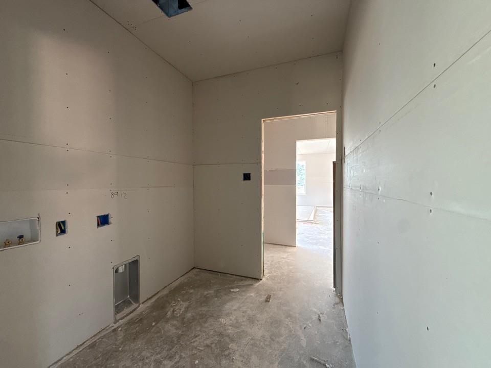 205 Oak Grv Way Springtown, TX 76082 - Photo 14 of 21 Gallery Image 14