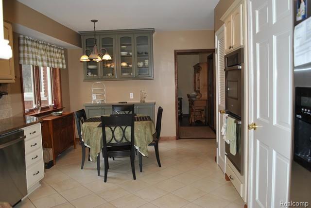 19595 Merriman Road Romulus, MI 48174 - Photo 5 of 21 DSC_0669.jpg