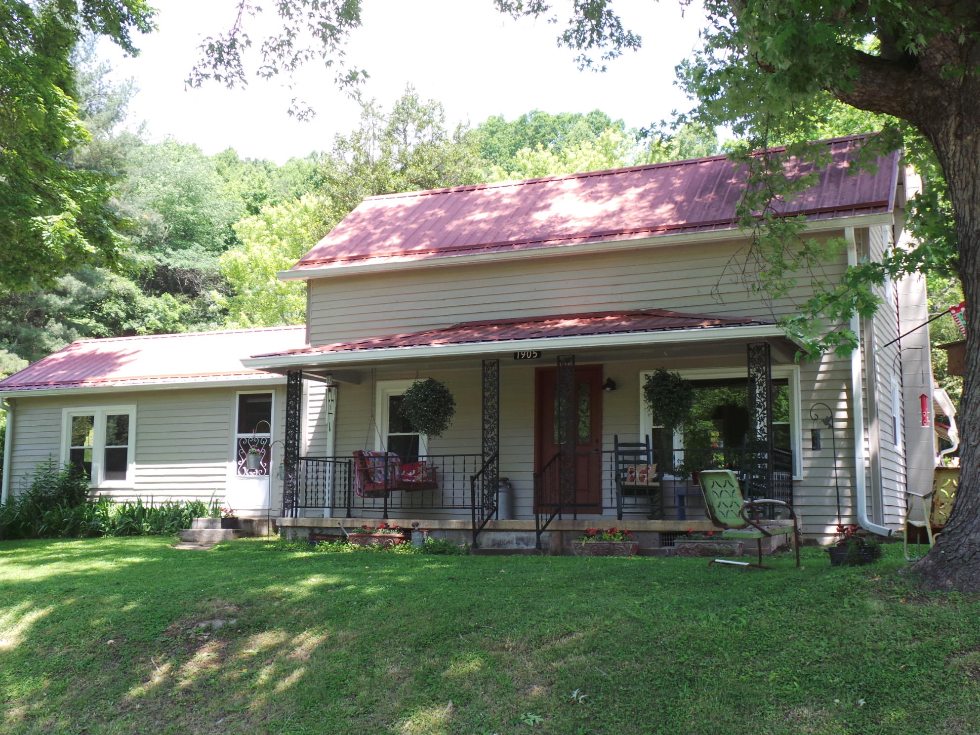 1905 Boozy Creek Road Bristol, VA 24202 - Photo 61 of 130 LOVE THE METAL ROOF