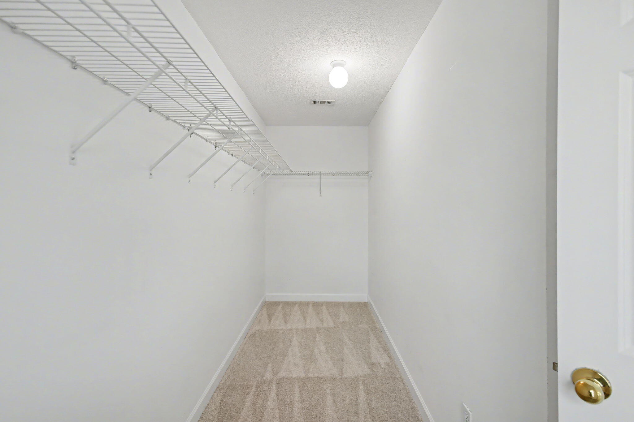 28 3rd Street Shalimar, FL 32579 - Photo 19 of 31 a view of a hallway